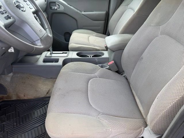 Used 2015 Nissan Frontier SV AWD/4WD image 5
