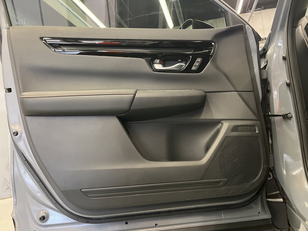 Used 2023 Honda CR-V Sport Touring image 9