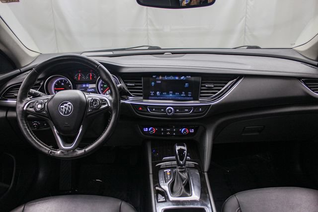 Used 2018 Buick Regal Essence FWD image 27
