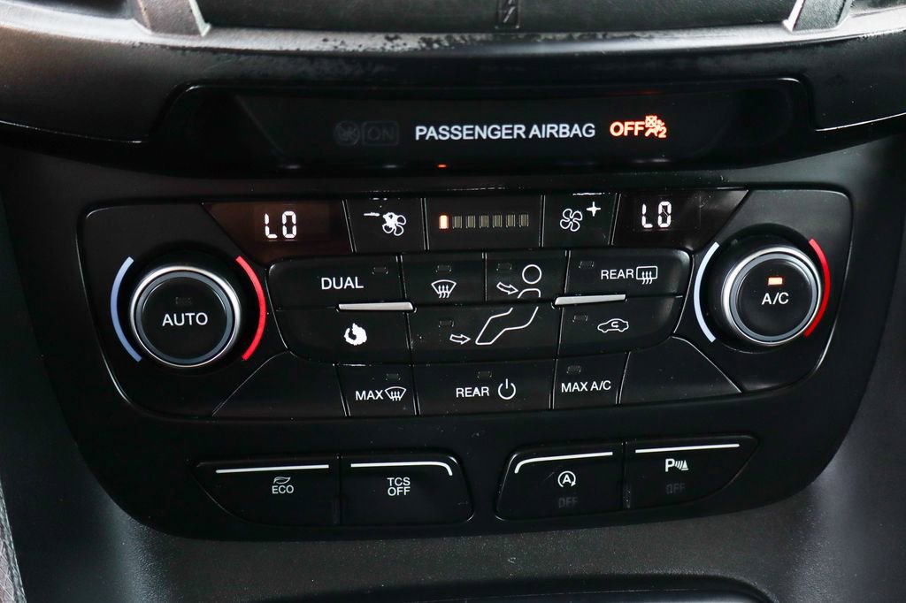 Used 2019 Ford Transit Connect XLT image 39