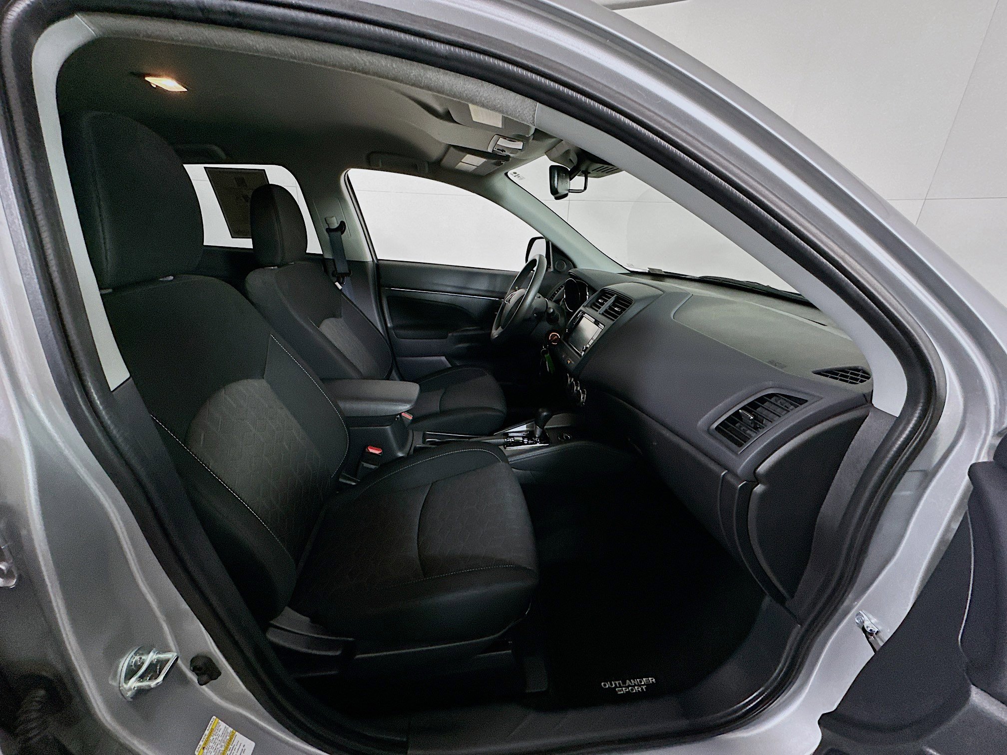 Used 2025 Mitsubishi Outlander Sport ES image 31