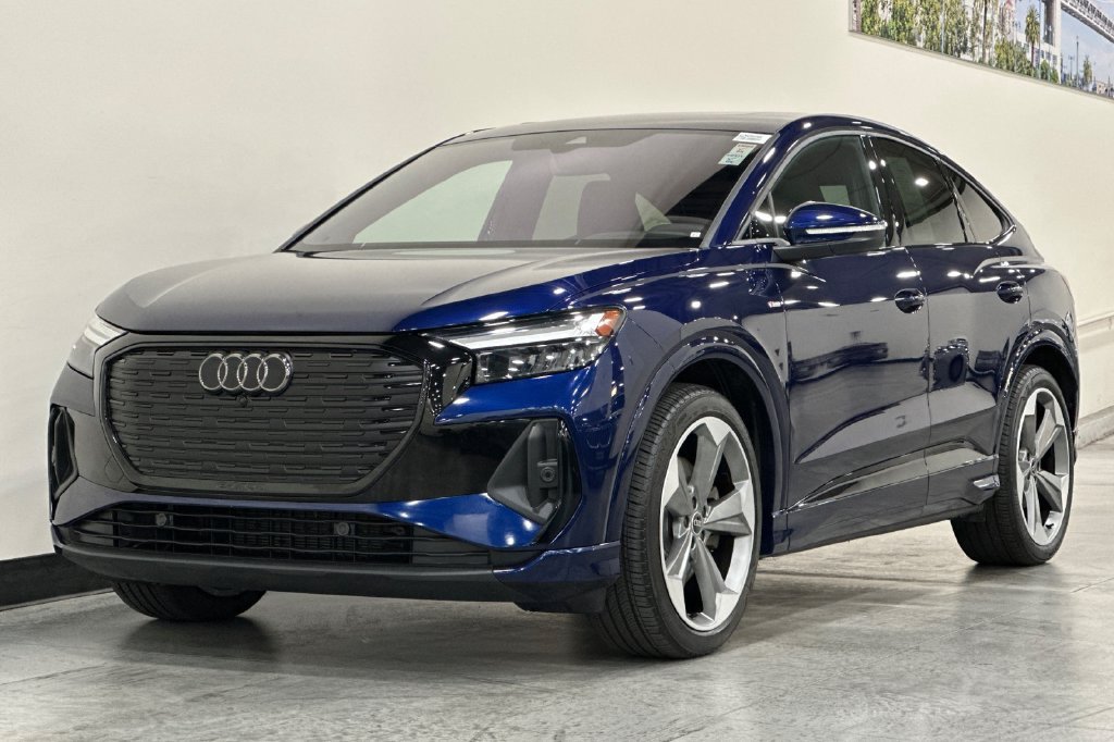 Used 2025 Audi Q4 e-tron Premium Plus AWD/4WD image 8