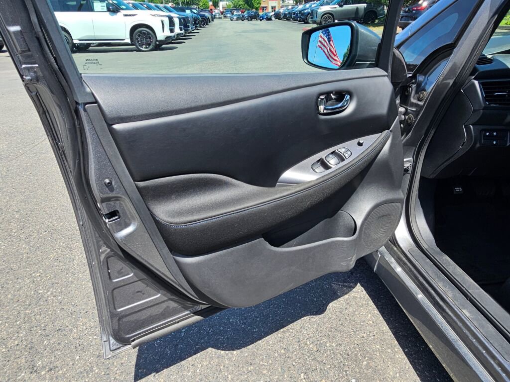 Used 2024 Nissan Leaf S FWD image 23