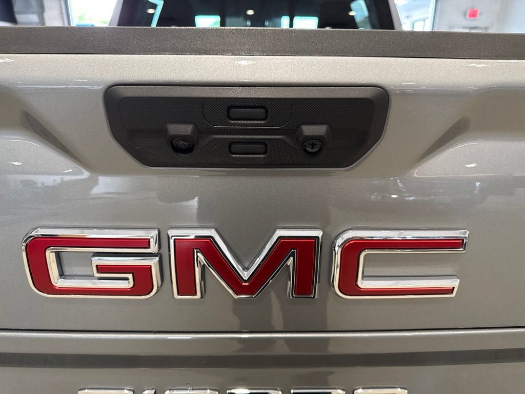 New 2026 GMC Sierra 1500 SLT AWD/4WD image 9
