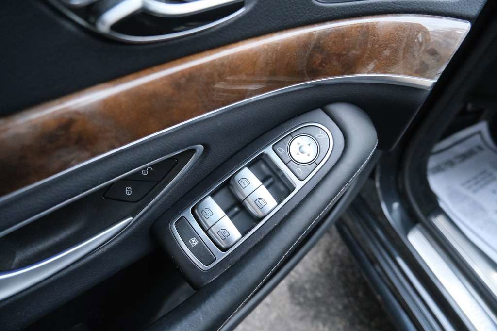 Used 2016 Mercedes-Benz S 550 4MATIC Sedan image 20