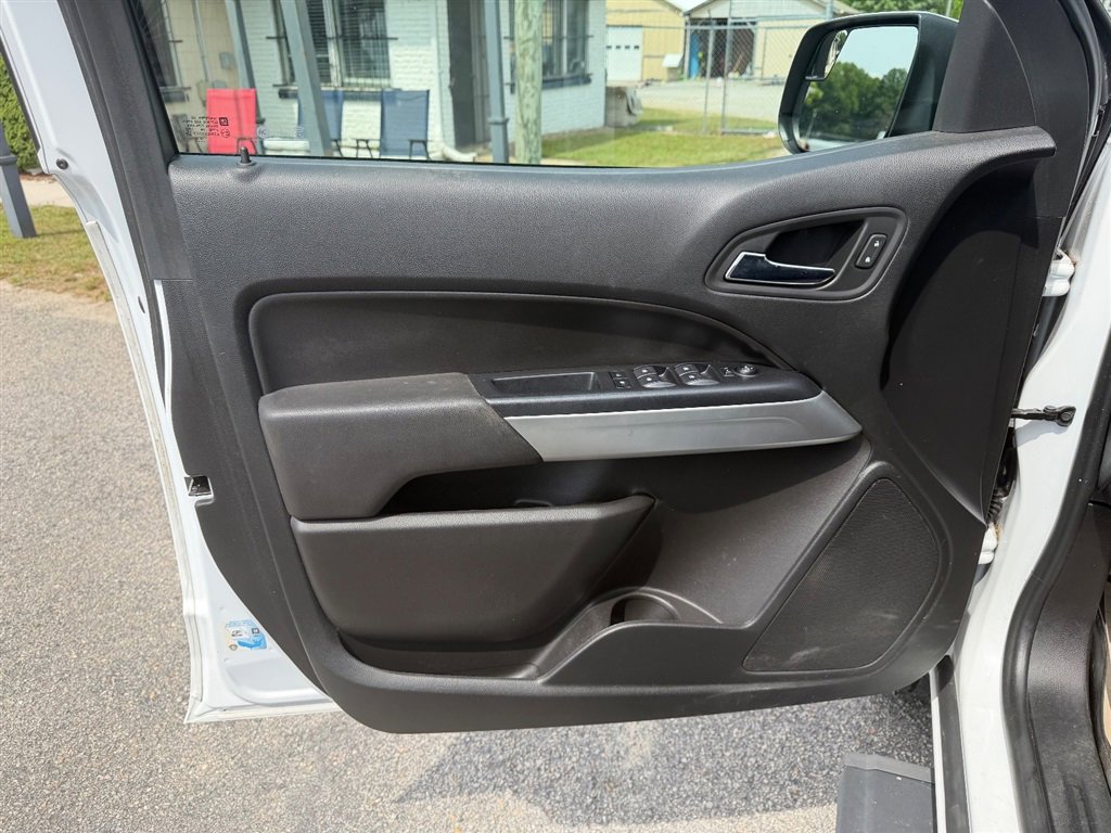 Used 2020 Chevrolet Colorado LT w/ LT Convenience Package RWD image 16