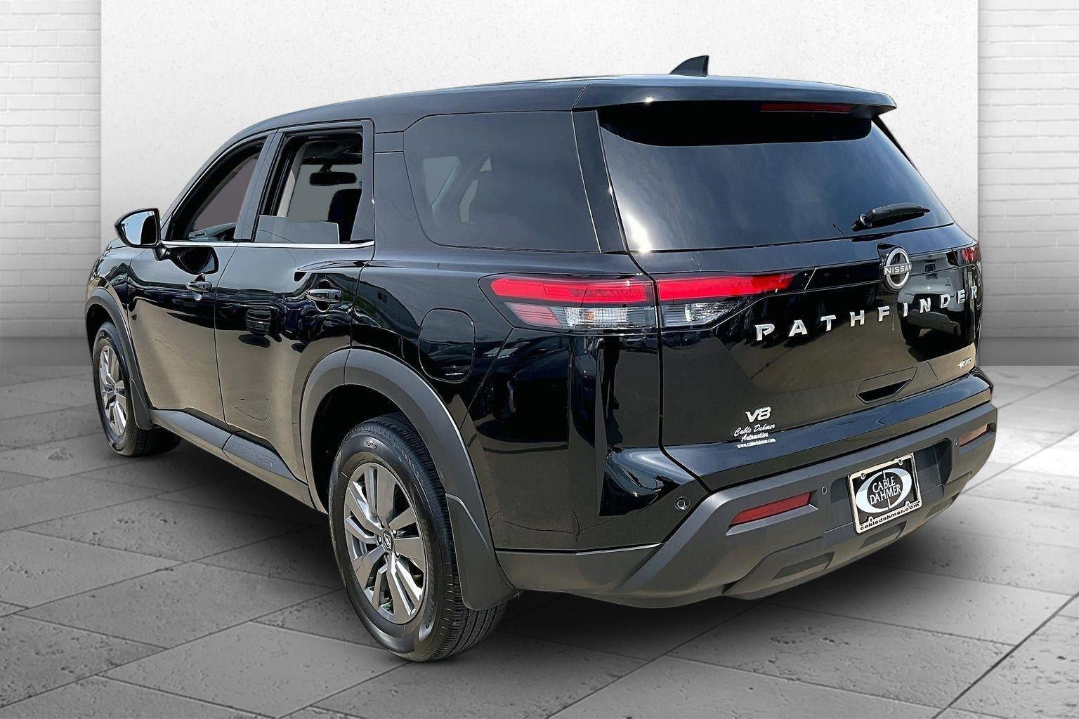 Used 2025 Nissan Pathfinder S AWD/4WD image 4