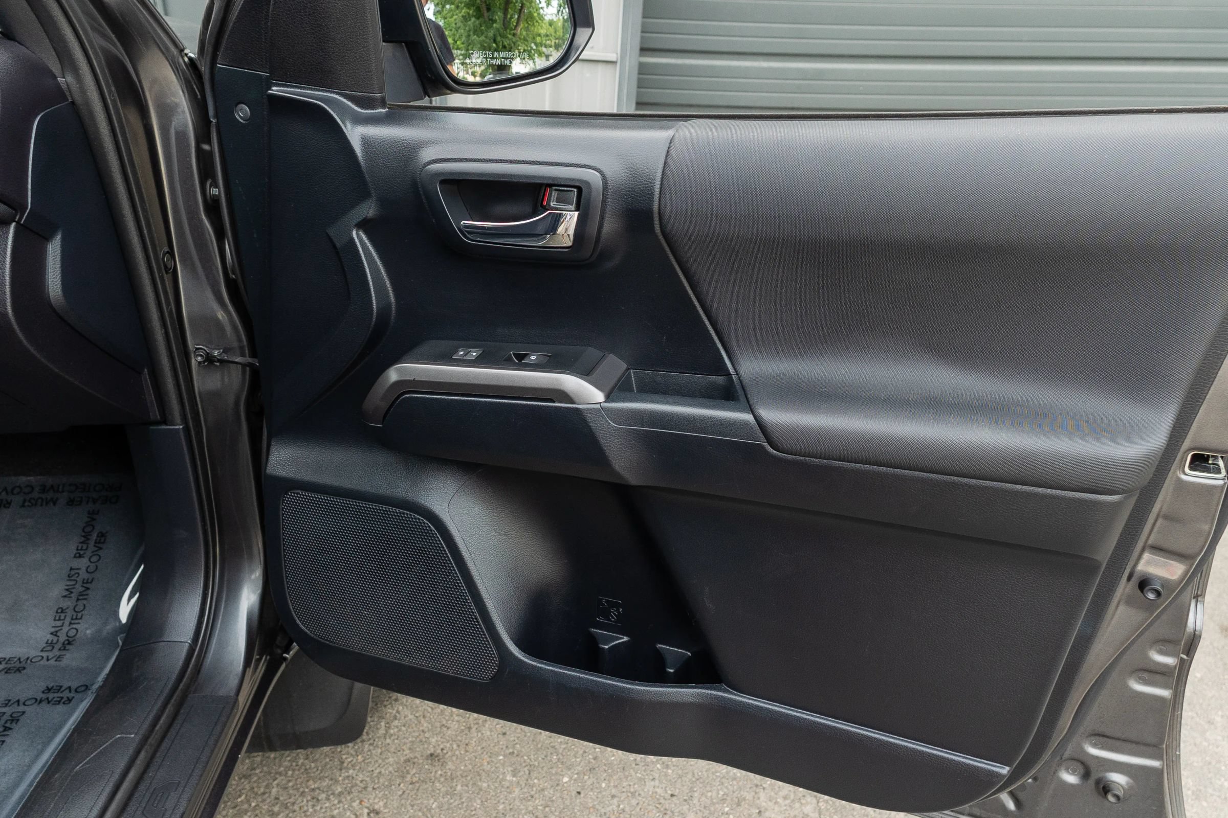 Used 2019 Toyota Tacoma TRD Sport AWD/4WD image 24