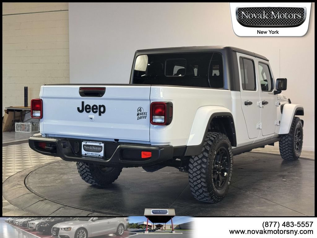Used 2022 Jeep Gladiator Overland AWD/4WD image 10