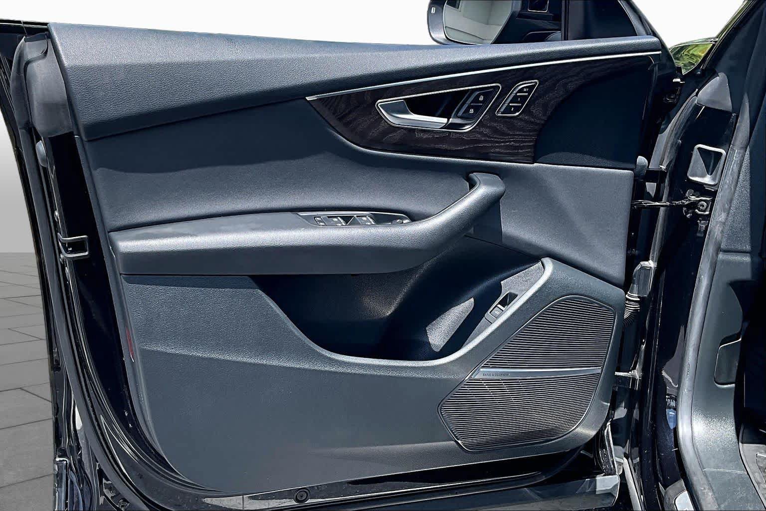 Used 2019 Audi Q8 Prestige AWD/4WD image 22