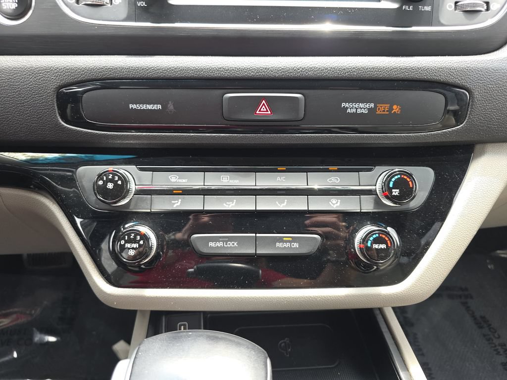 Used 2020 Kia Sedona EX FWD image 23
