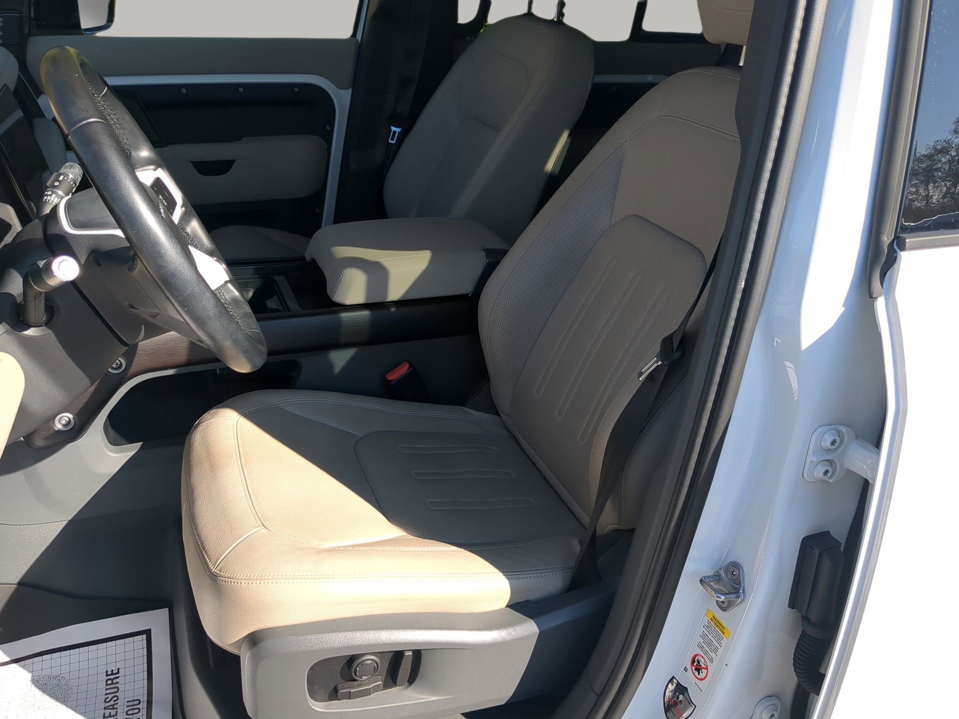 Used 2022 Land Rover Defender 110 SE image 49