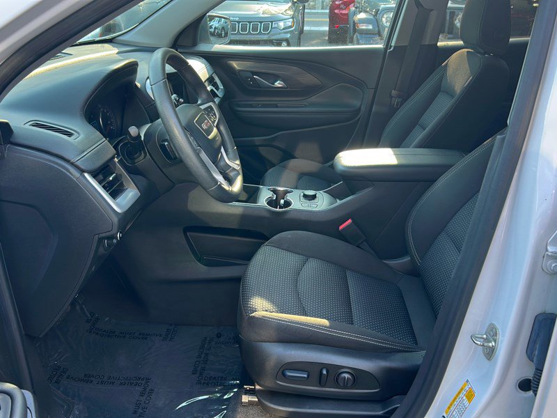 Used 2023 GMC Terrain SLE w/ Driver Convenience Package image 15