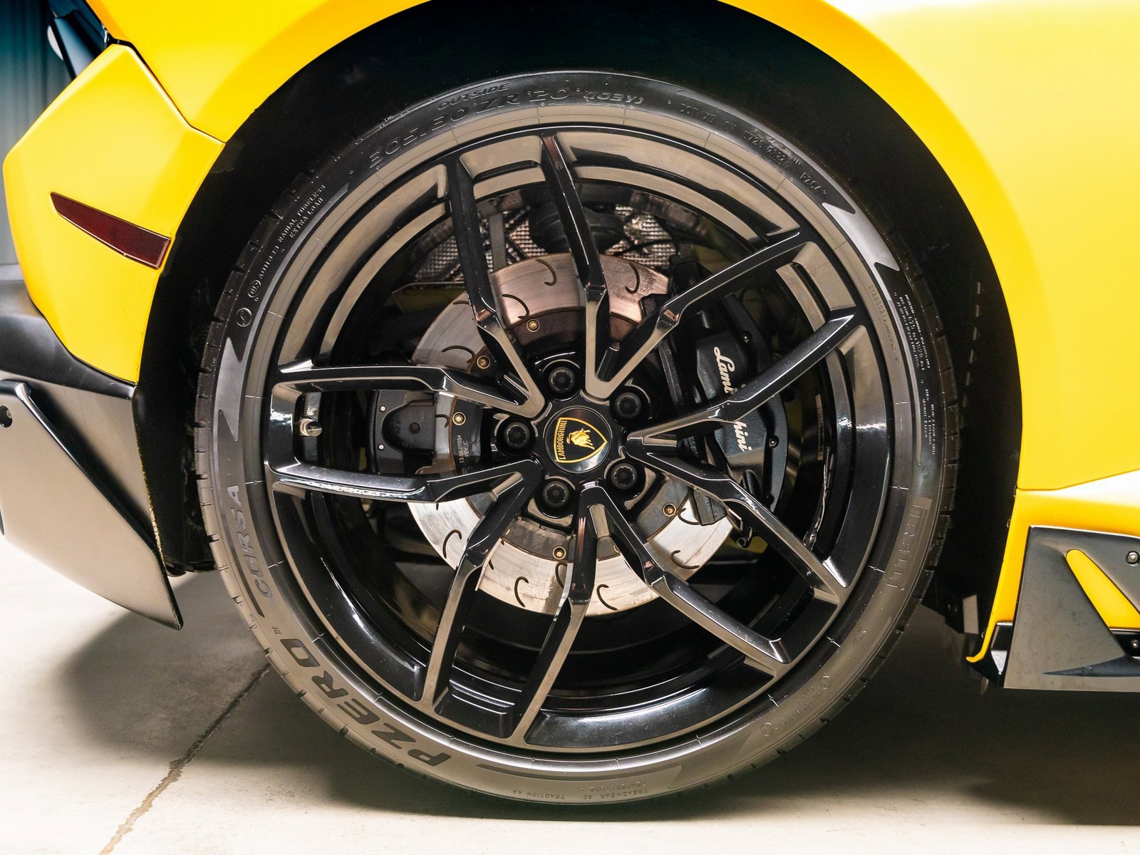 Used 2016 Lamborghini Huracan LP 580-2 image 34