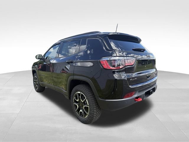 New 2026 Jeep Compass Trailhawk w/ Trailer Tow Group AWD/4WD image 2