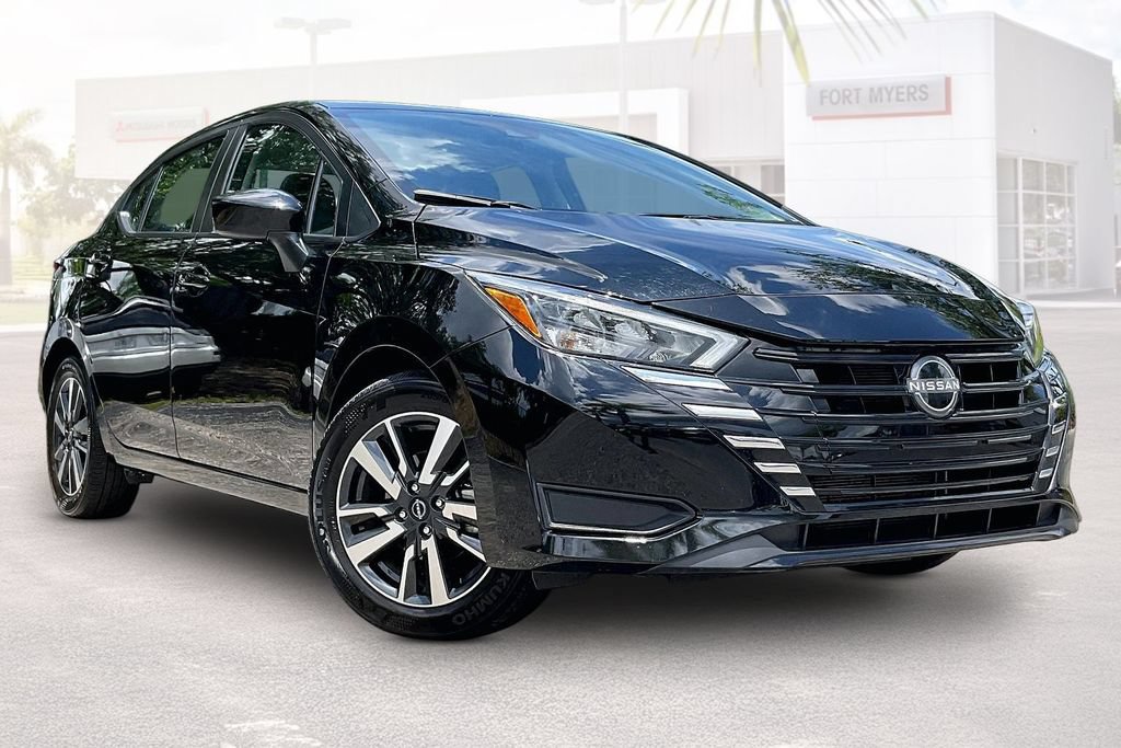 Used 2025 Nissan Versa SV FWD image 1