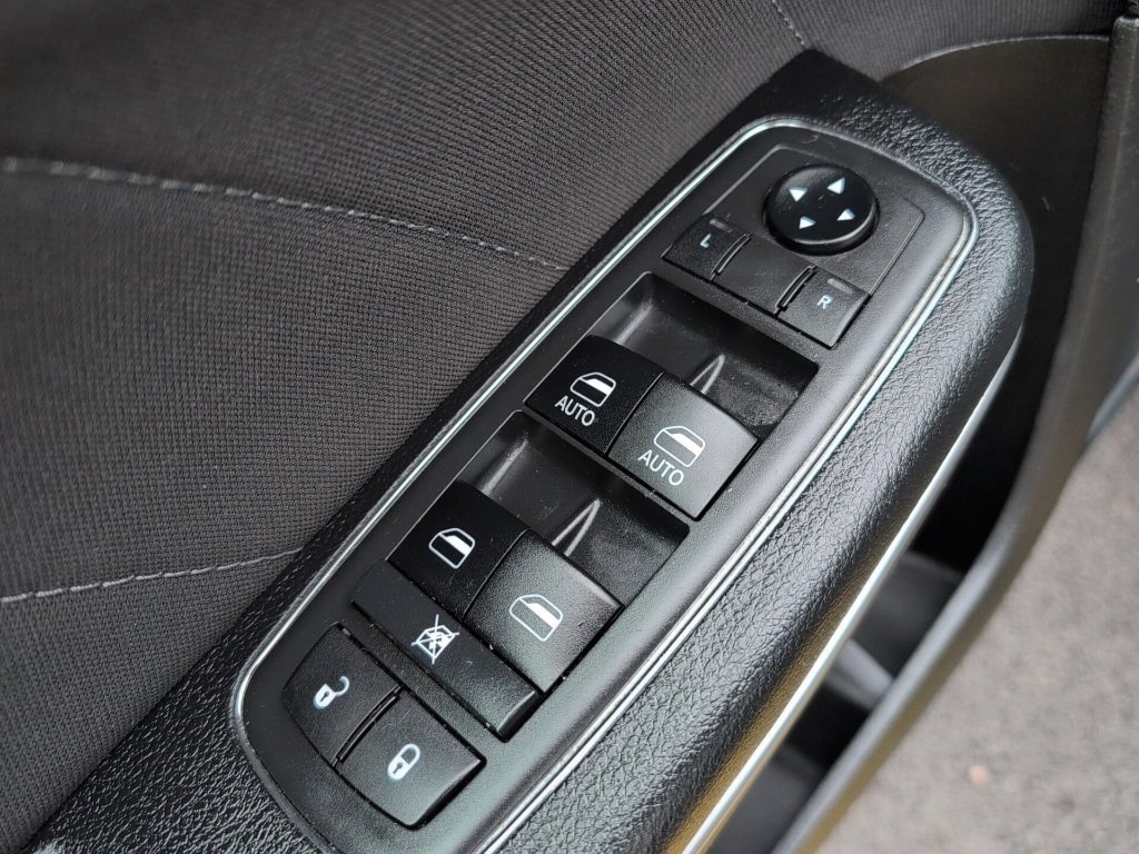 Used 2019 Dodge Charger SXT image 23