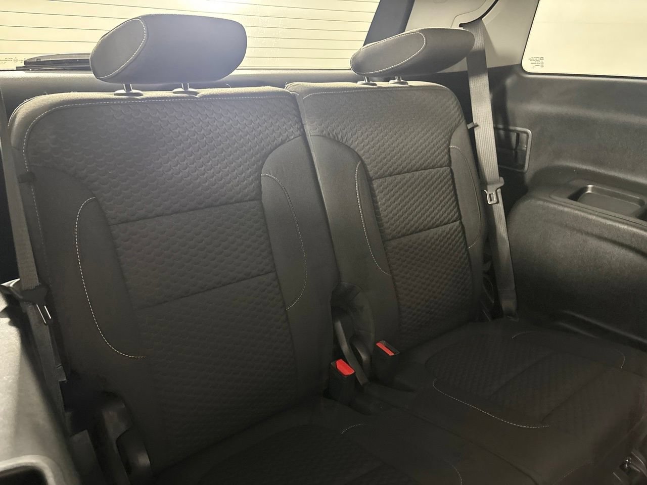 Used 2017 GMC Acadia SLE w/ Driver Alert Package I AWD/4WD image 28