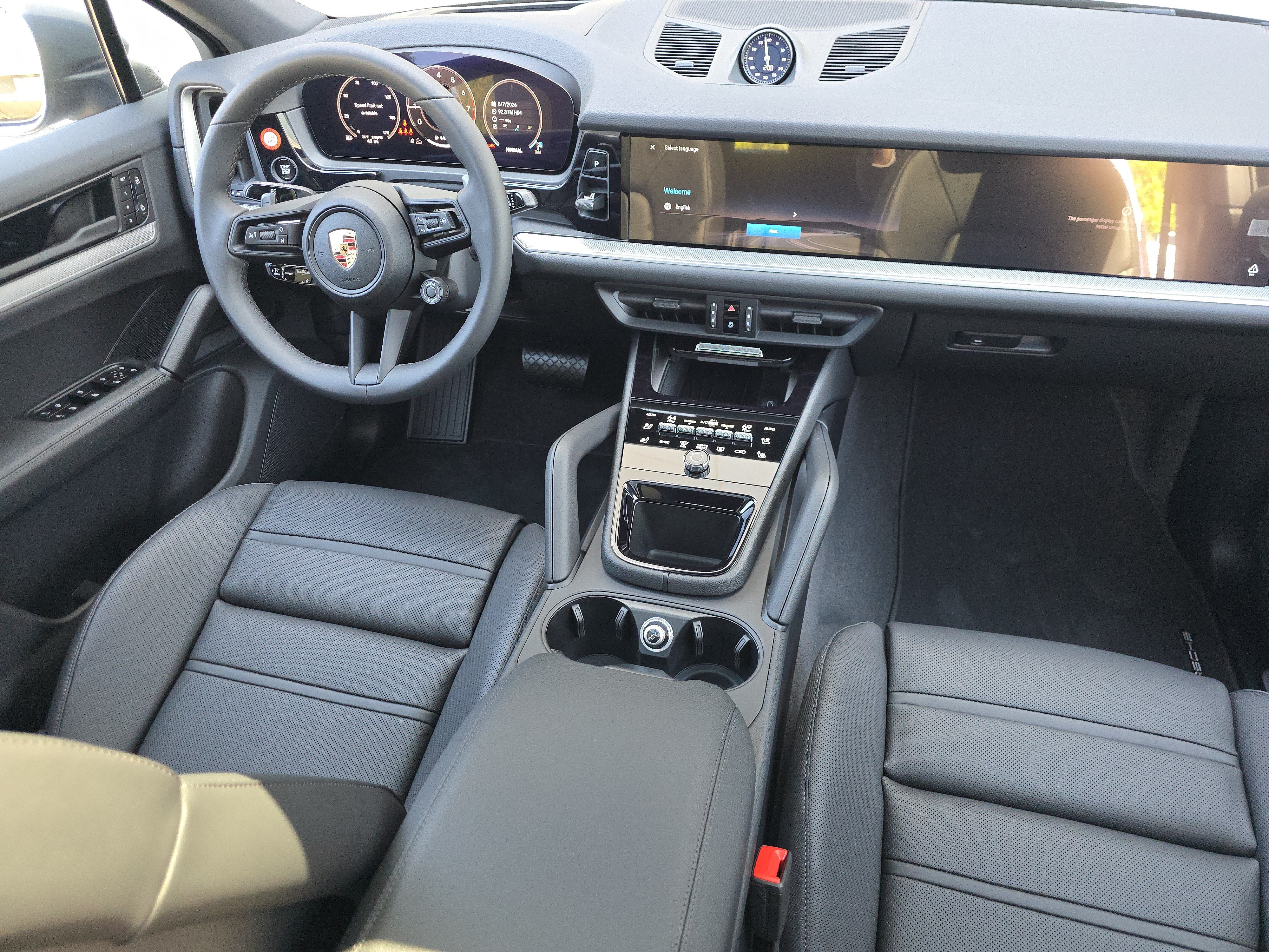 New 2026 Porsche Cayenne Coupe AWD/4WD image 18