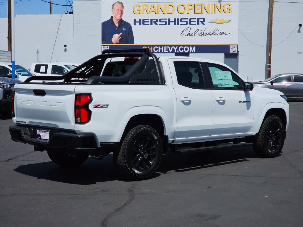 New 2026 Chevrolet Colorado Z71 w/ Midnight Edition AWD/4WD image 7