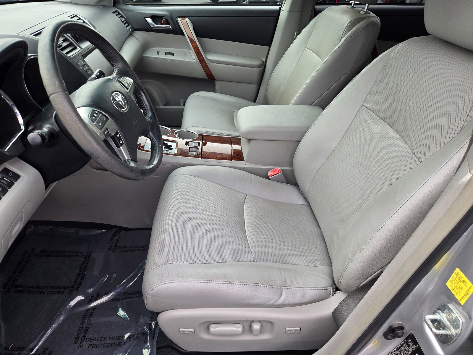 Used 2011 Toyota Highlander Limited w/ Tow Pkg AWD/4WD image 15