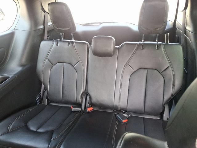 Used 2025 Chrysler Pacifica Select FWD image 11