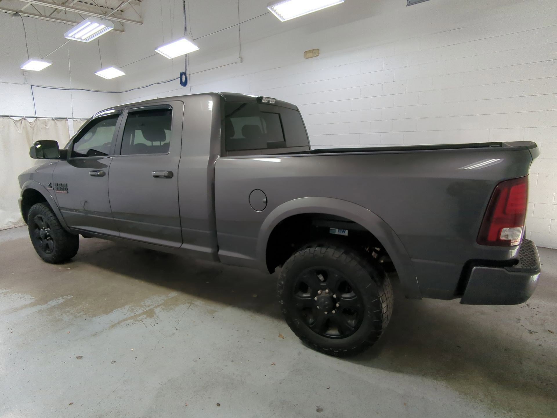 Used 2018 RAM 3500 Laramie w/ Sport Appearance Group image 9