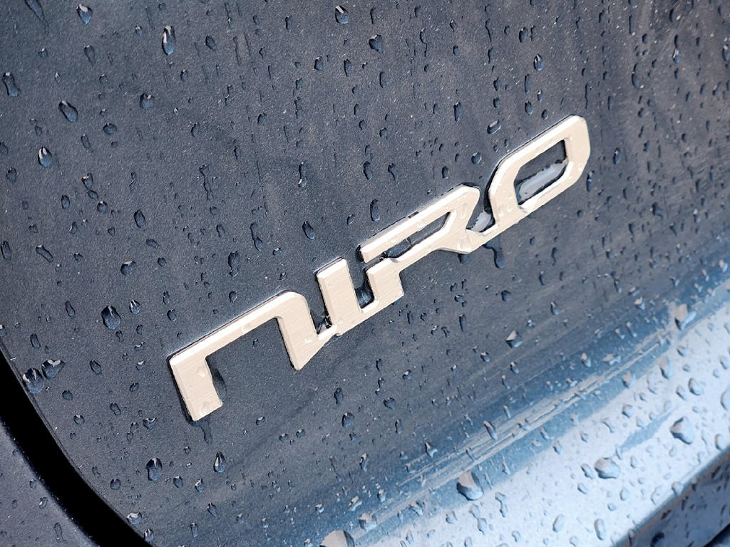 Used 2024 Kia Niro Wave FWD image 12
