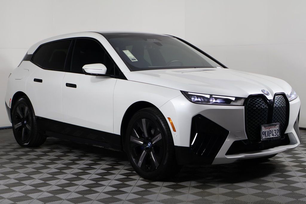 Used 2024 BMW iX xDrive50 w/ Sport Package image 3