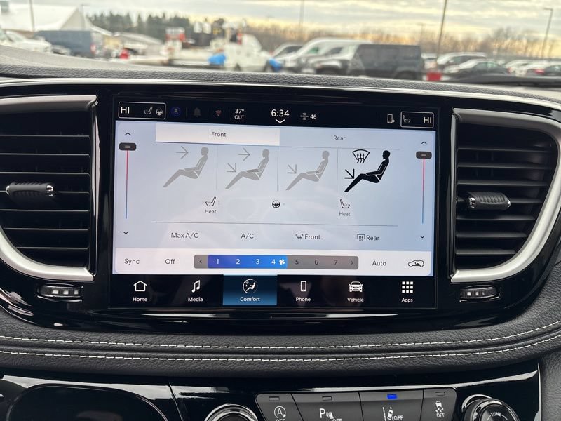 New 2026 Chrysler Pacifica Select AWD/4WD image 31