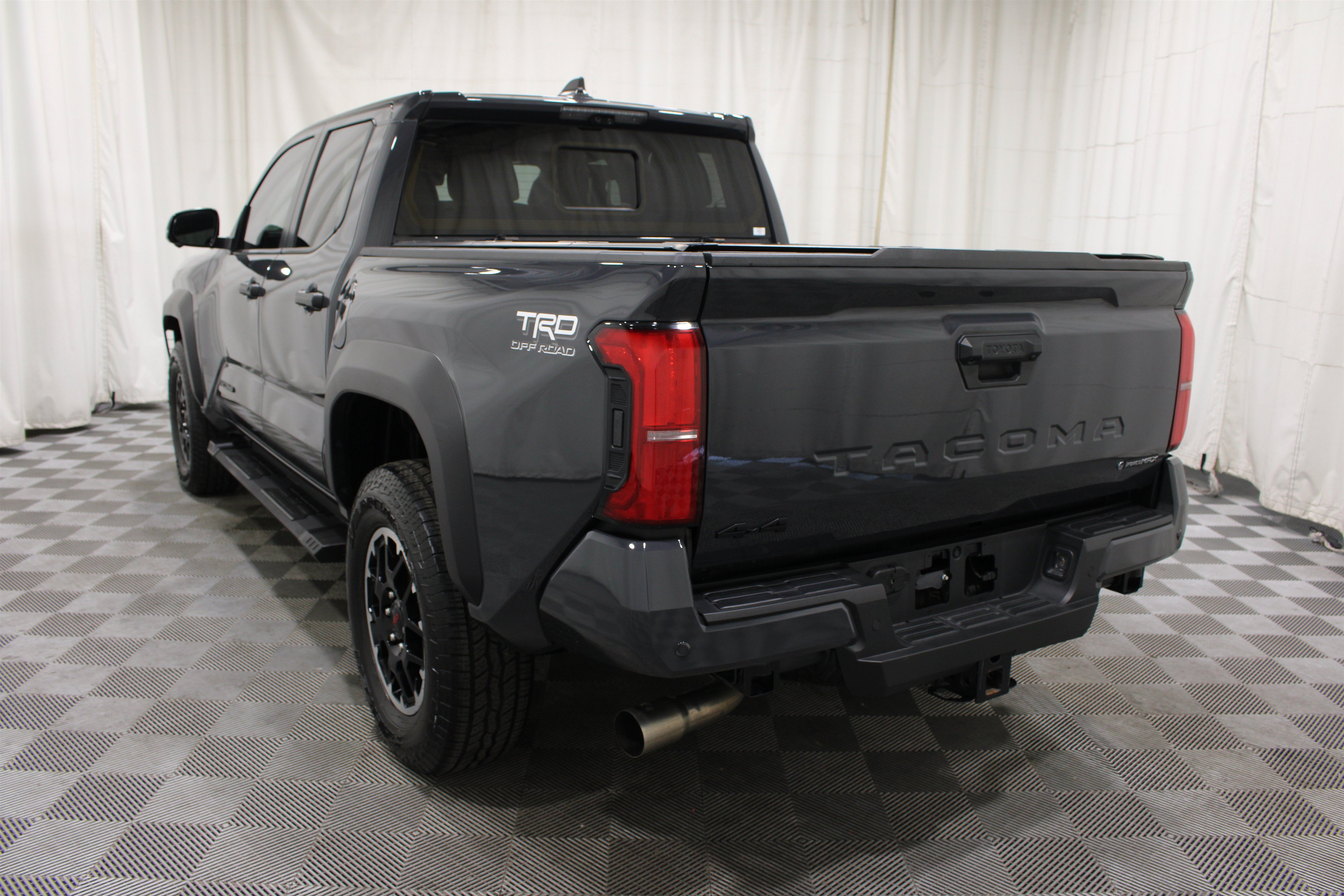 Used 2025 Toyota Tacoma TRD Off-Road w/ TRD Off Road Premium Package AWD/4WD image 33