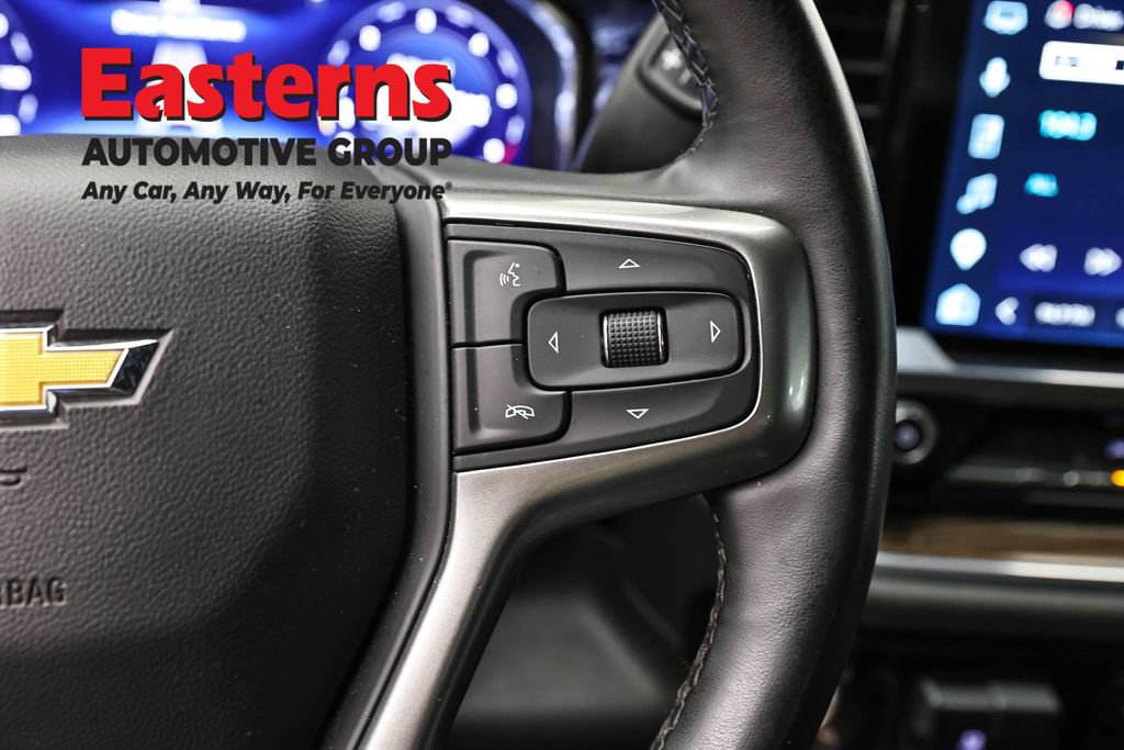 Used 2025 Chevrolet Silverado 1500 LT AWD/4WD image 17