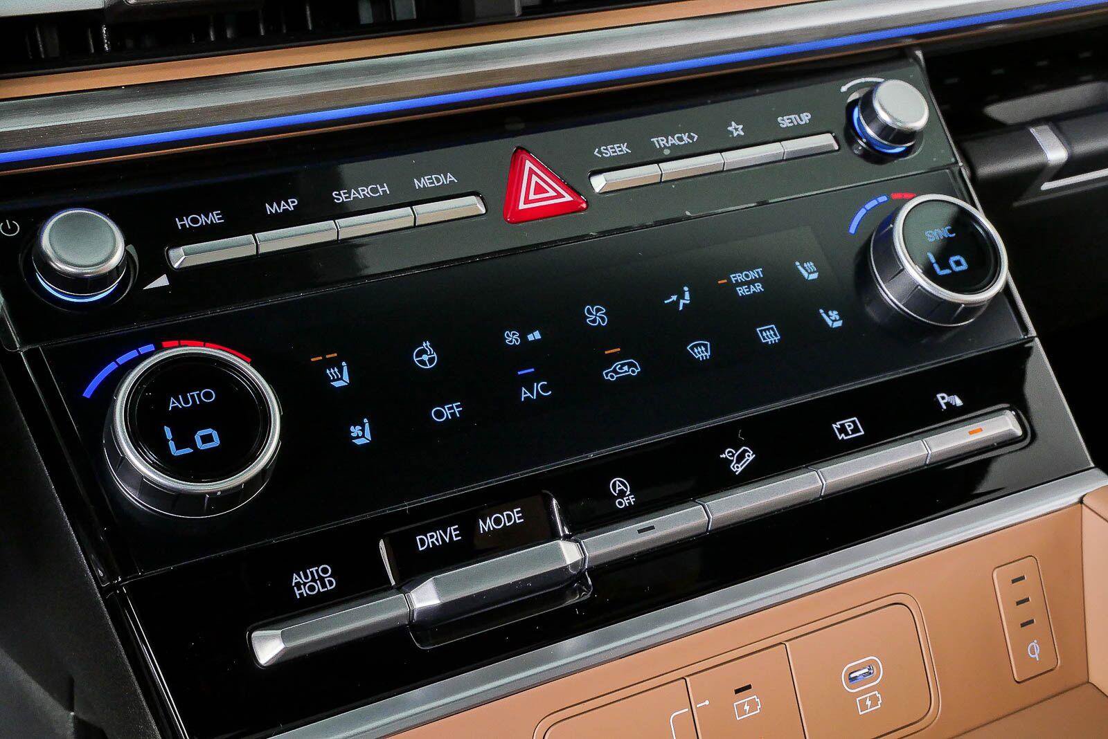 New 2026 Hyundai Santa Fe Limited FWD image 16