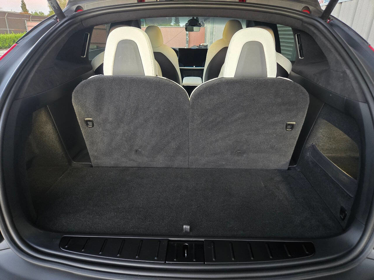 Used 2022 Tesla Model X Plaid image 24