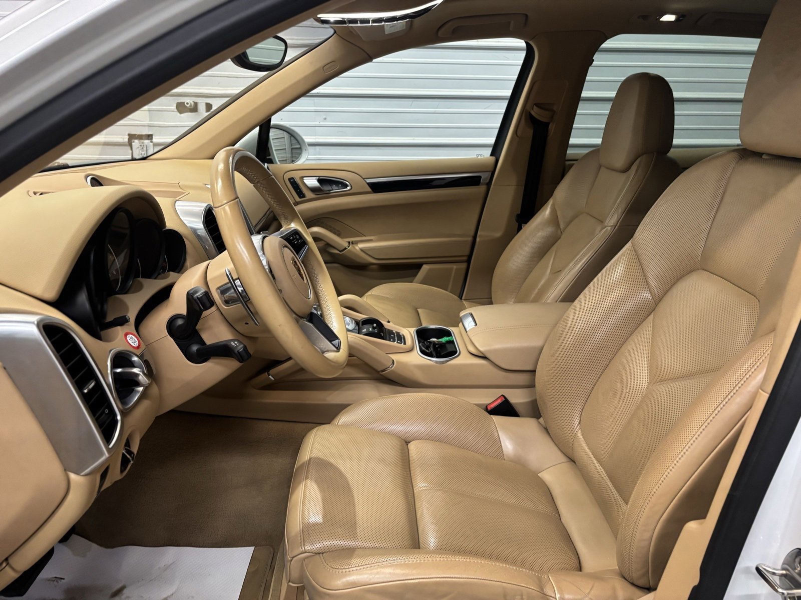 Used 2017 Porsche Cayenne Platinum Edition image 8