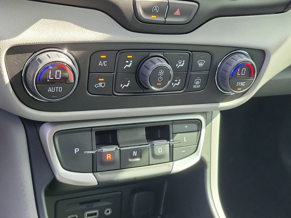 Used 2024 GMC Terrain SLT w/ Tech Package FWD image 25