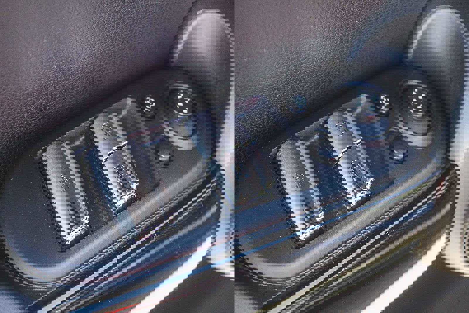 Used 2019 MINI Cooper S w/ Premium Package image 18