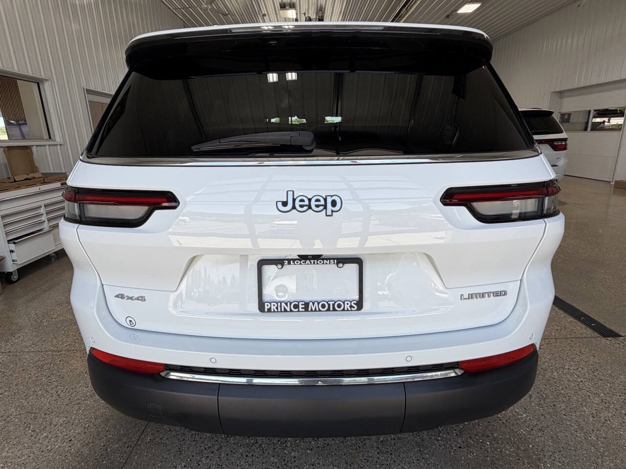 Used 2024 Jeep Grand Cherokee L Limited AWD/4WD image 21