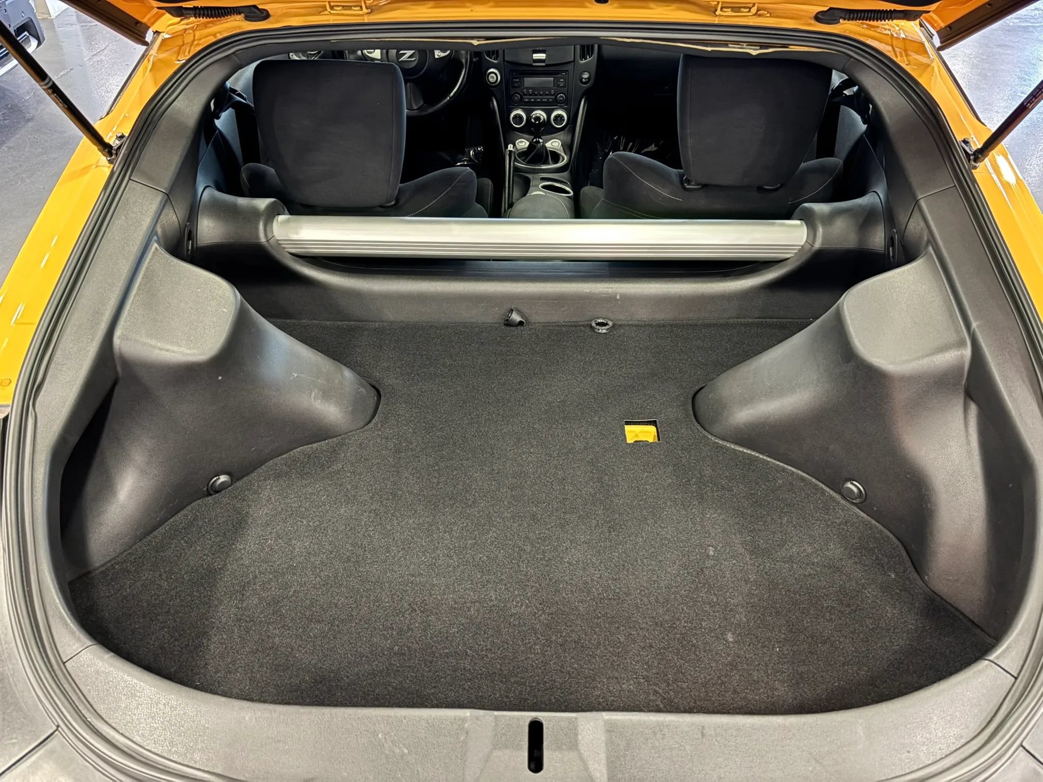 Used 2017 Nissan 370Z Coupe RWD image 27