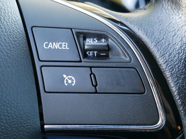 Used 2016 Mitsubishi Outlander SEL AWD/4WD image 16
