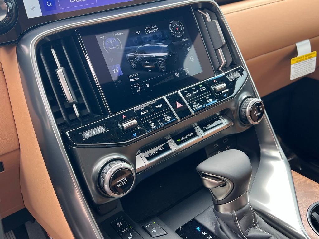 New 2026 Lexus LX 600 4WD w/ Premium Package image 15