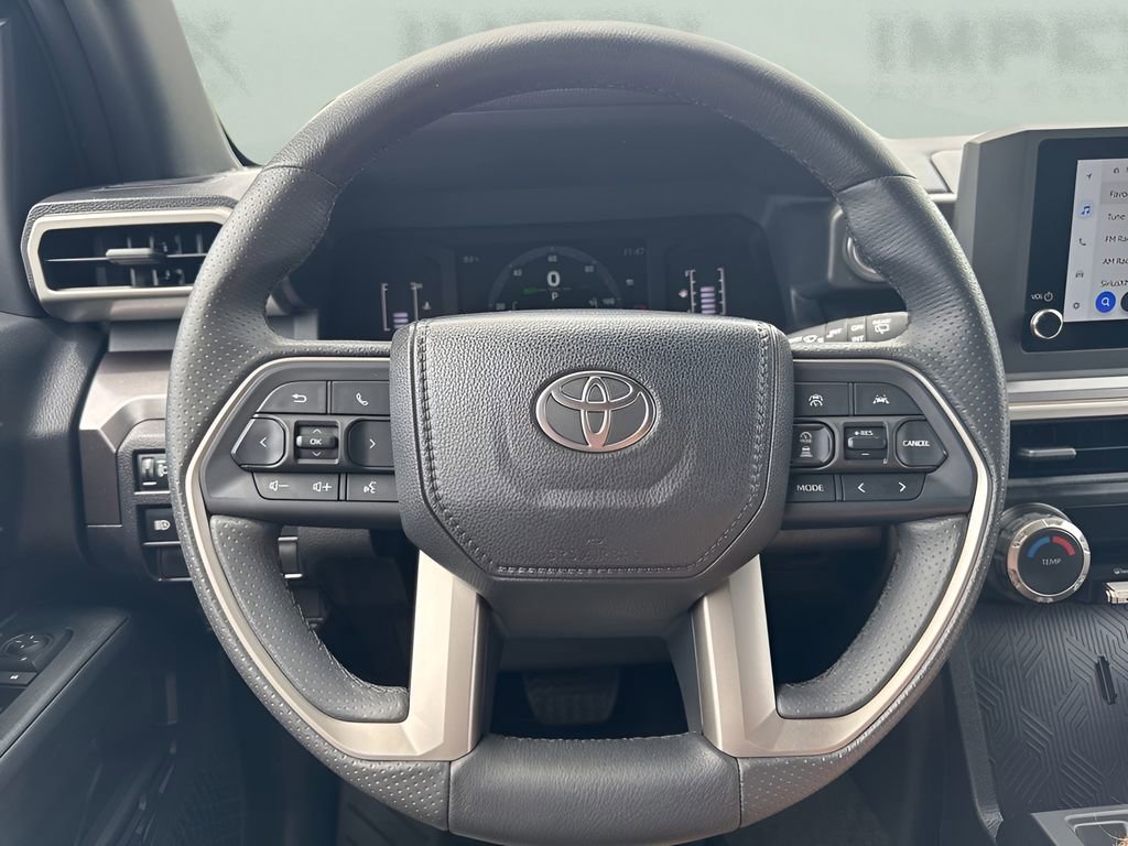 Used 2025 Toyota 4Runner SR5 AWD/4WD image 12