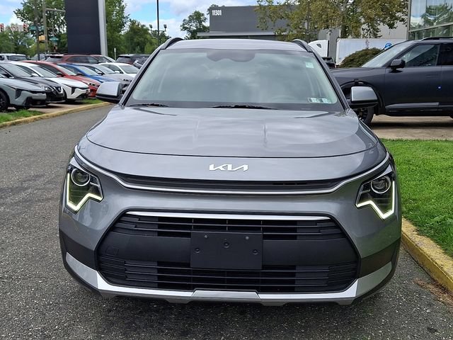 Certified 2024 Kia Niro LX FWD image 2