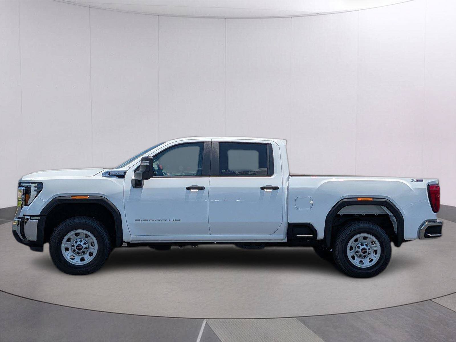New 2026 GMC Sierra 2500 Pro w/ Convenience Package AWD/4WD image 2