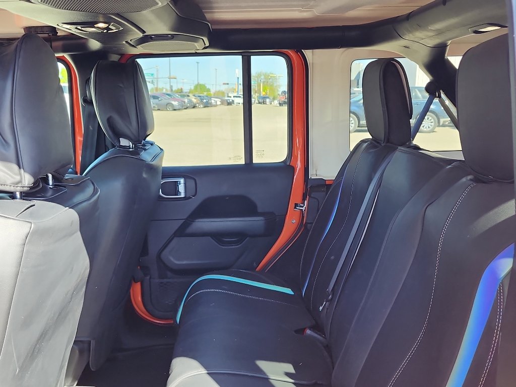Used 2023 Jeep Wrangler Sahara AWD/4WD image 12