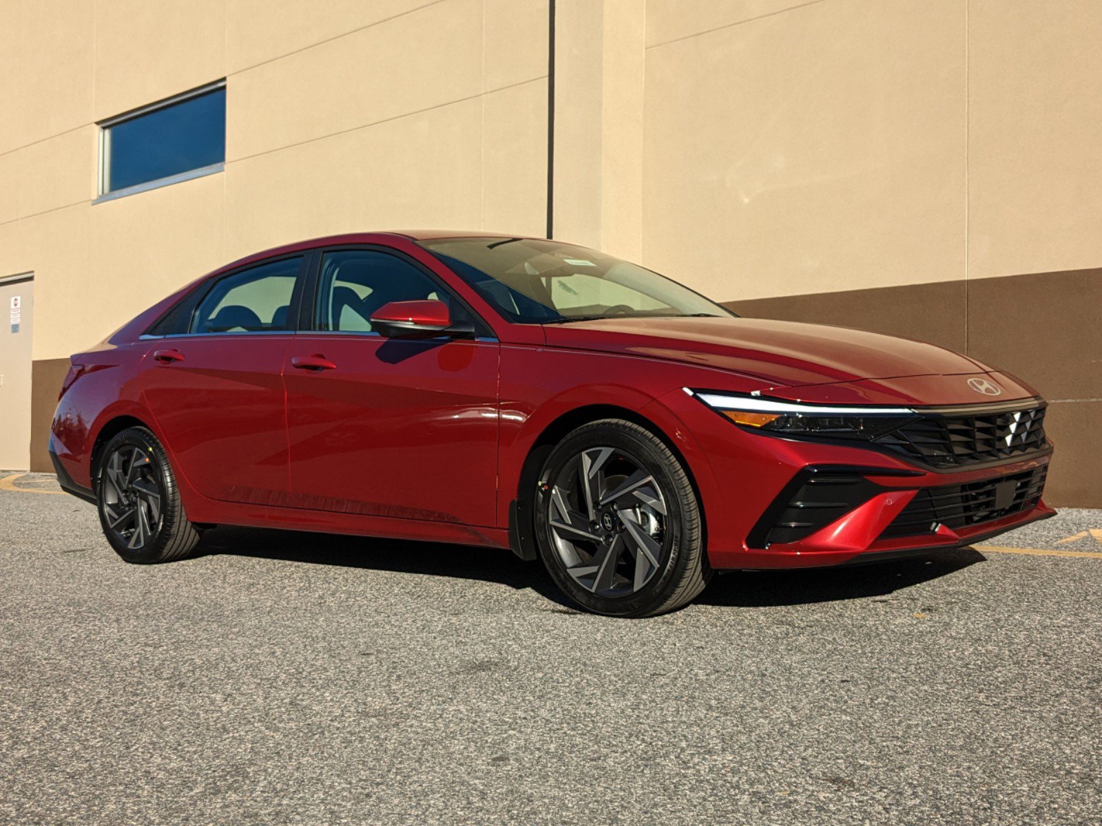 New 2025 Hyundai Elantra Limited image 2