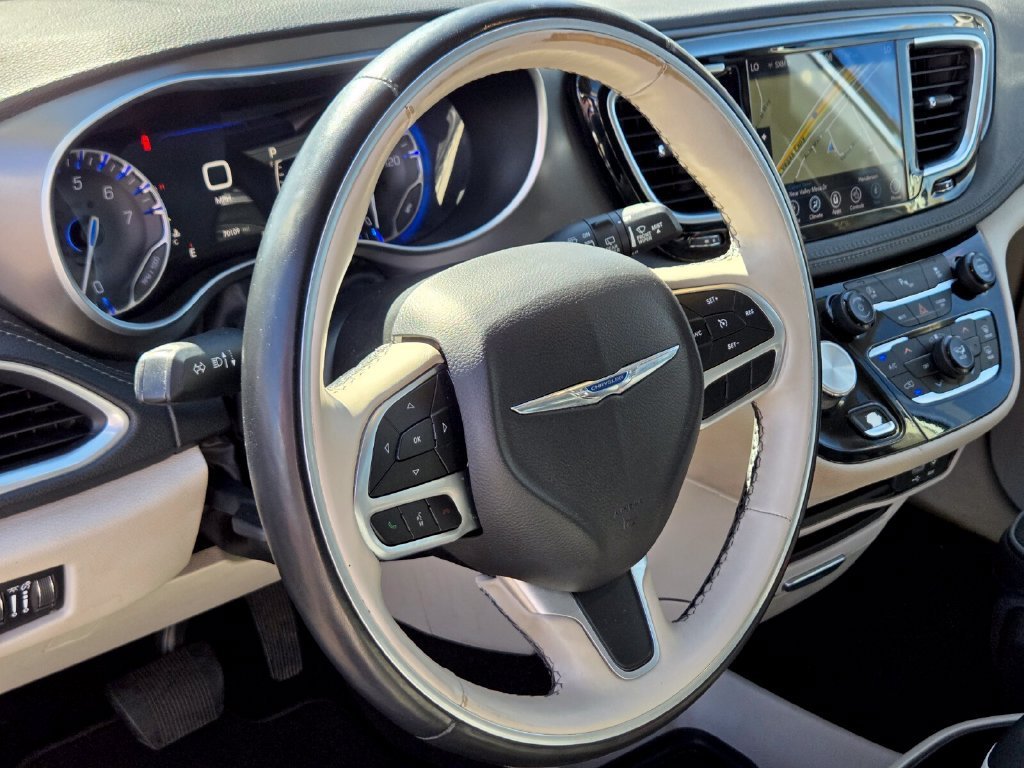 Used 2019 Chrysler Pacifica Limited FWD image 26