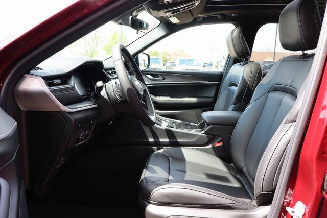 New 2025 Jeep Grand Cherokee Limited 4xe image 8