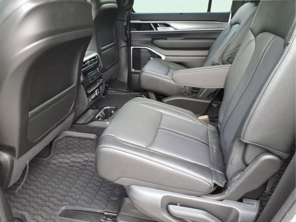 New 2026 Jeep Grand Wagoneer L Limited image 10