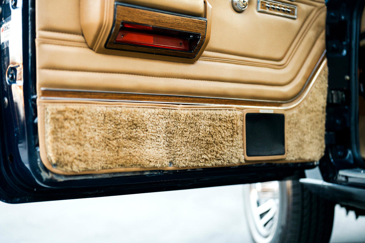 Used 1987 Jeep Grand Wagoneer image 94